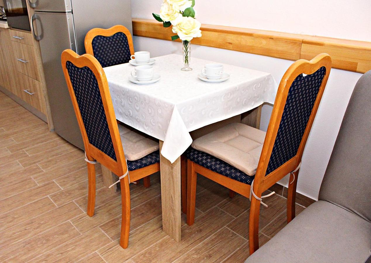 Apartment Studio Apartman Zara